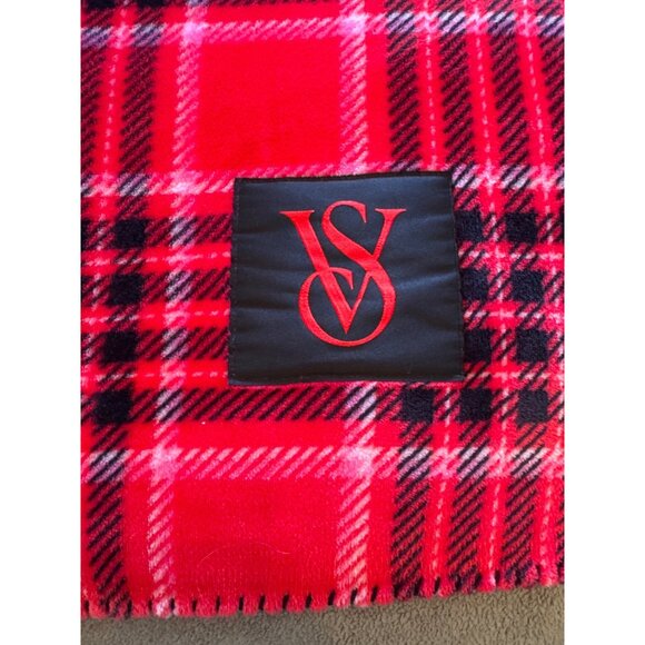 Victorias Secret Red Plaid Sherpa Throw Blanket 50" X 60" 100% Recycled Polyeste - Picture 2 of 5